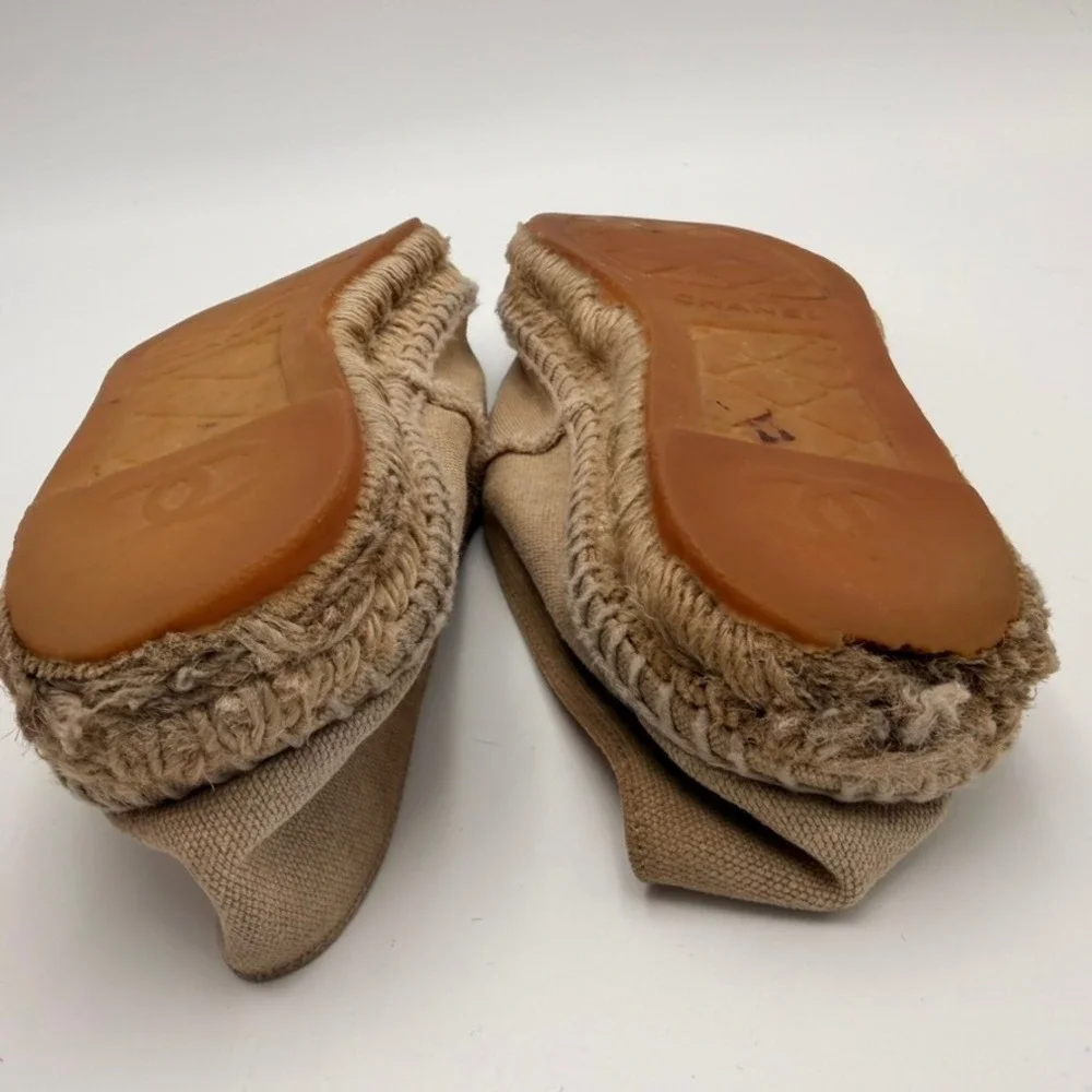 Chanel Espadrilles Women Size 39‎ Tan Black Fair Frayed CC Logo G29762